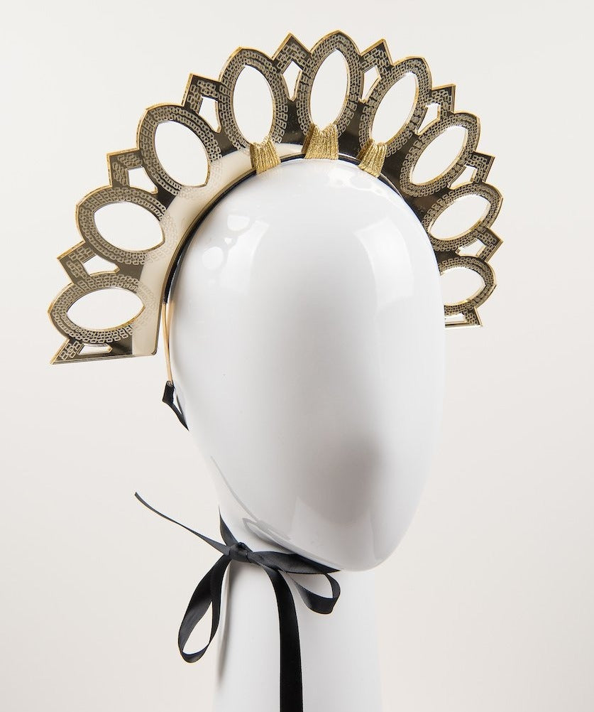 ''QUEENS CROWN''