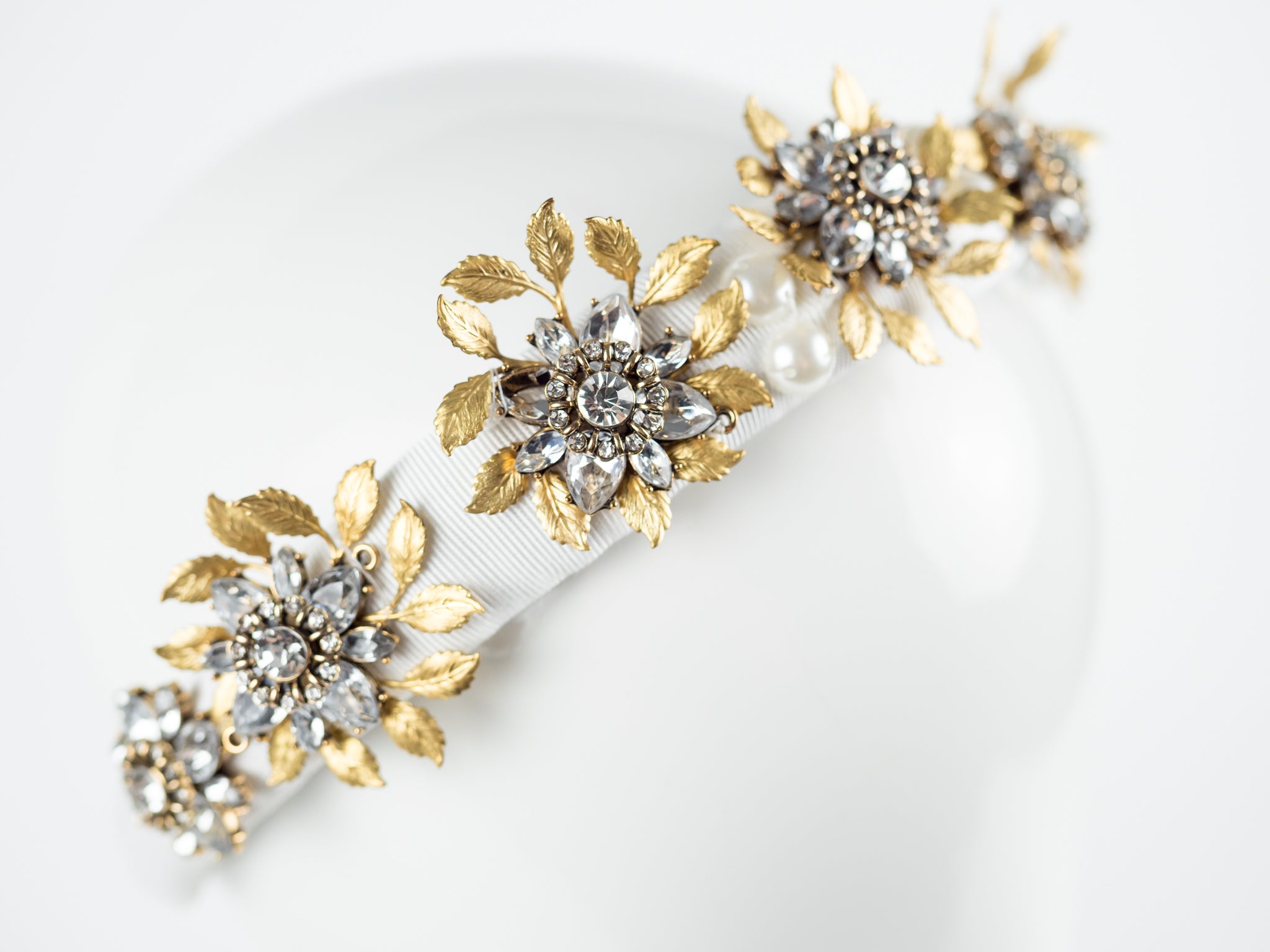 CRYSTAL PEARL EMBELLISHED HEADBAND