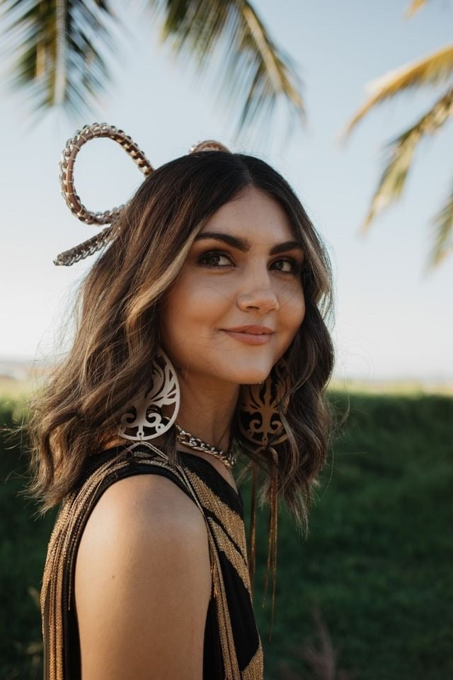 LUXE CHAIN BOW