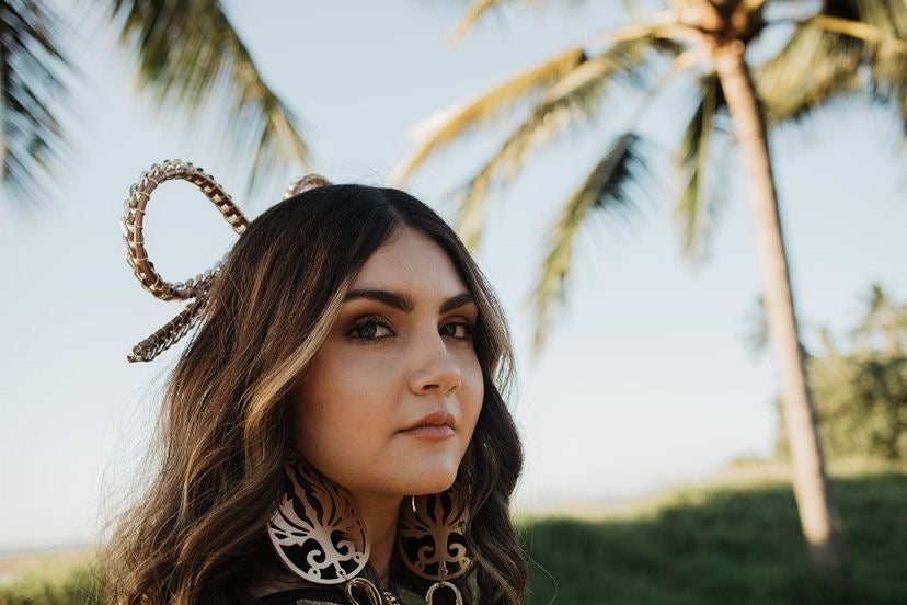 LUXE CHAIN BOW