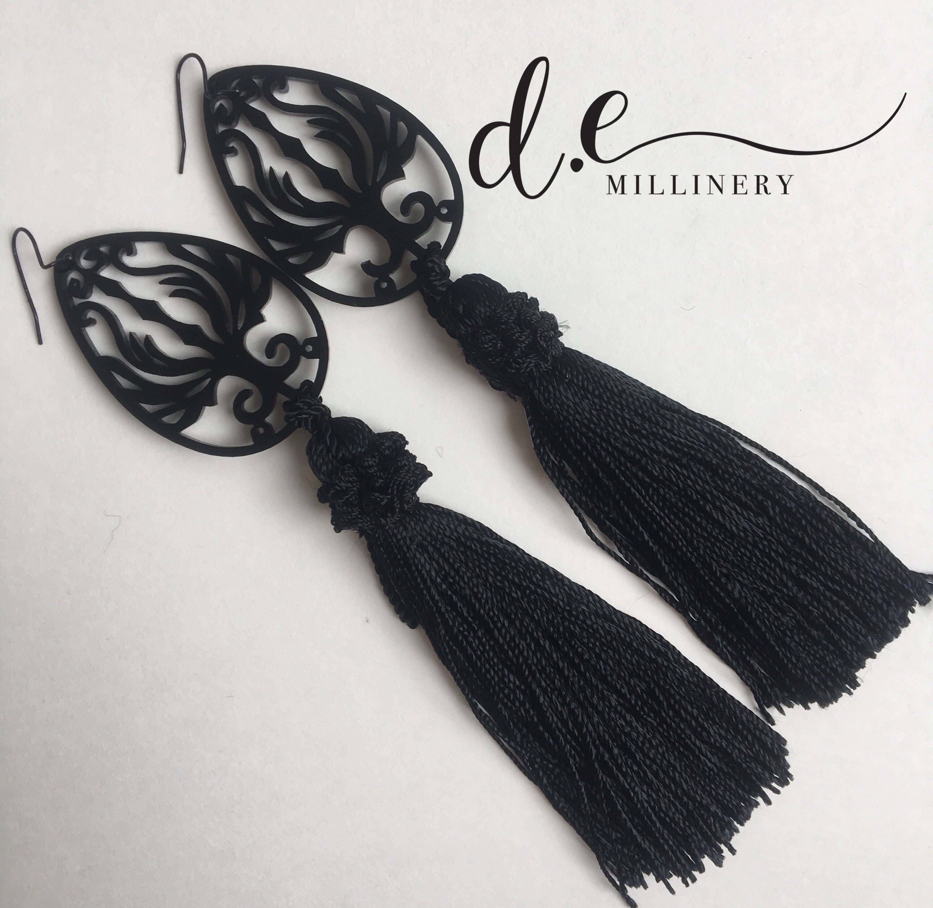 ACRYLIC FILIGREE DROP W TASSLE